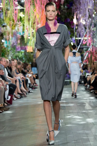 Look 12